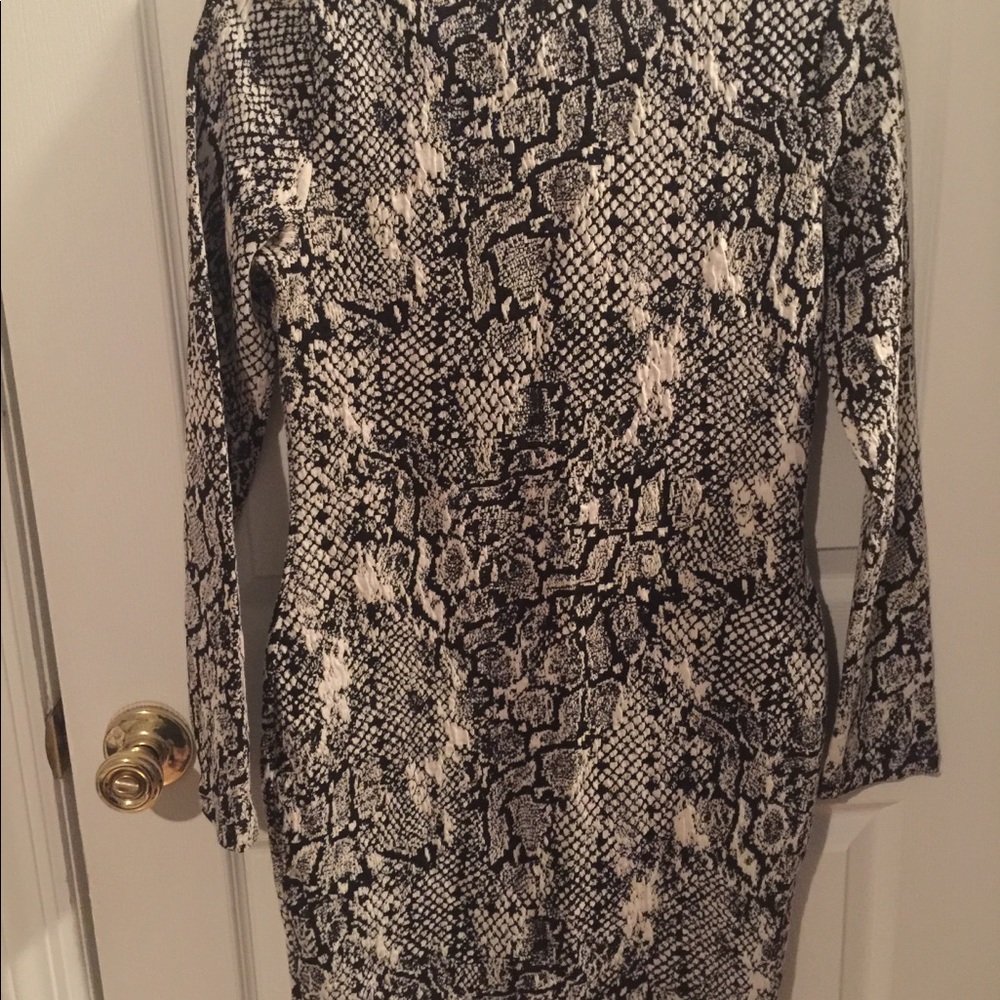 NWT Romeo & Juliet Couture python print dress - Picture 3 of 8